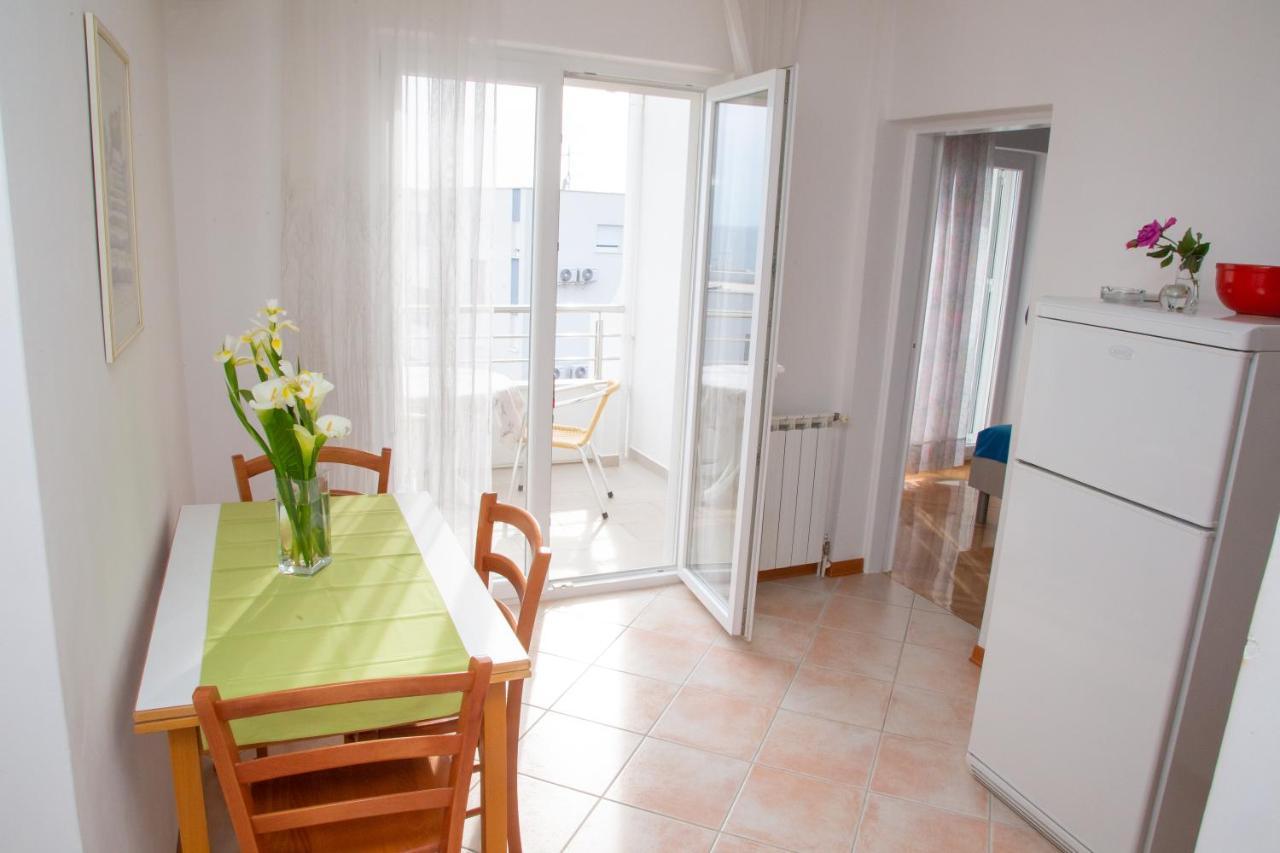 Tonica Apartments Novalja Exterior photo